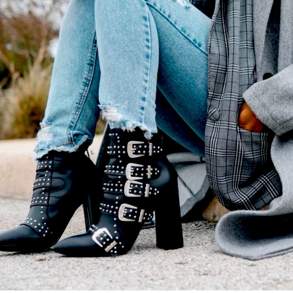 Great Condition!!  Steve Madden Comet Booties